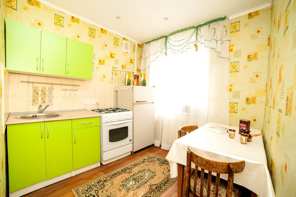 Дешево снять на день квартиру с кухней Дешево снять на день квартиру с кухней
